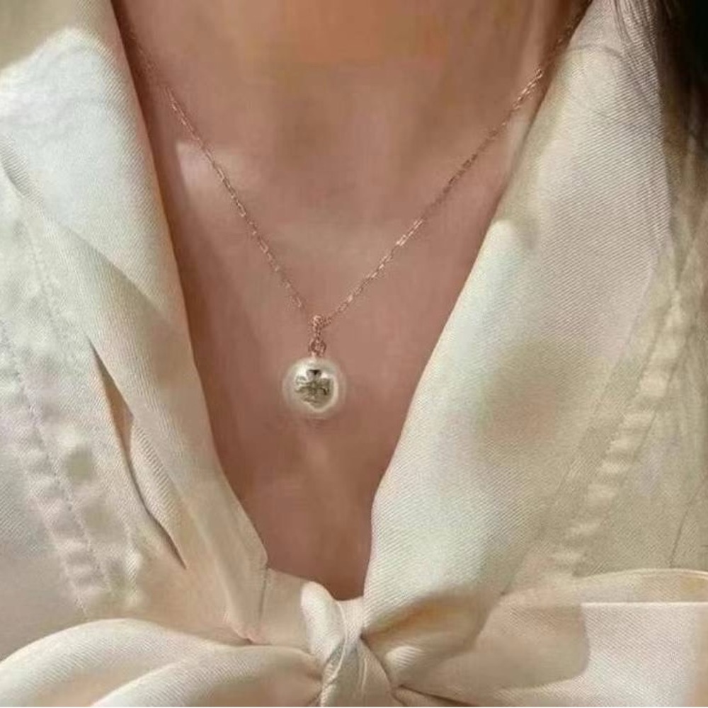 Tory Burch pearl Necklace (rose gold) - Picture 6 of 6